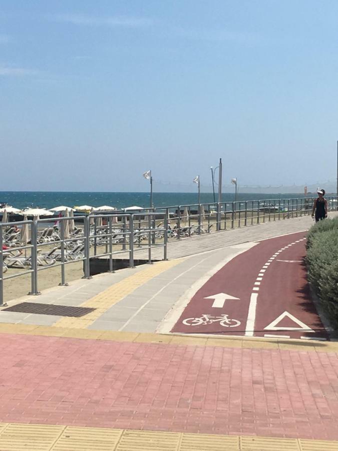 Larnaca Beach Apartment 44 Extérieur photo